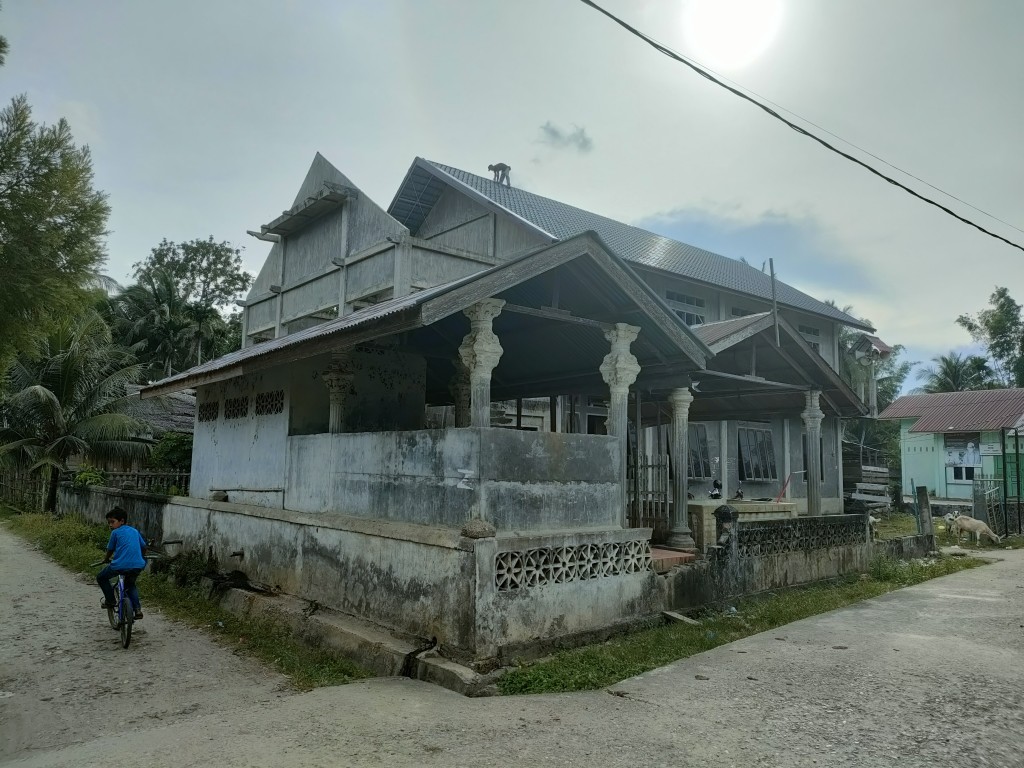 pembuatan meunasah baru dari tahun 2019 - 2021 belum selesai